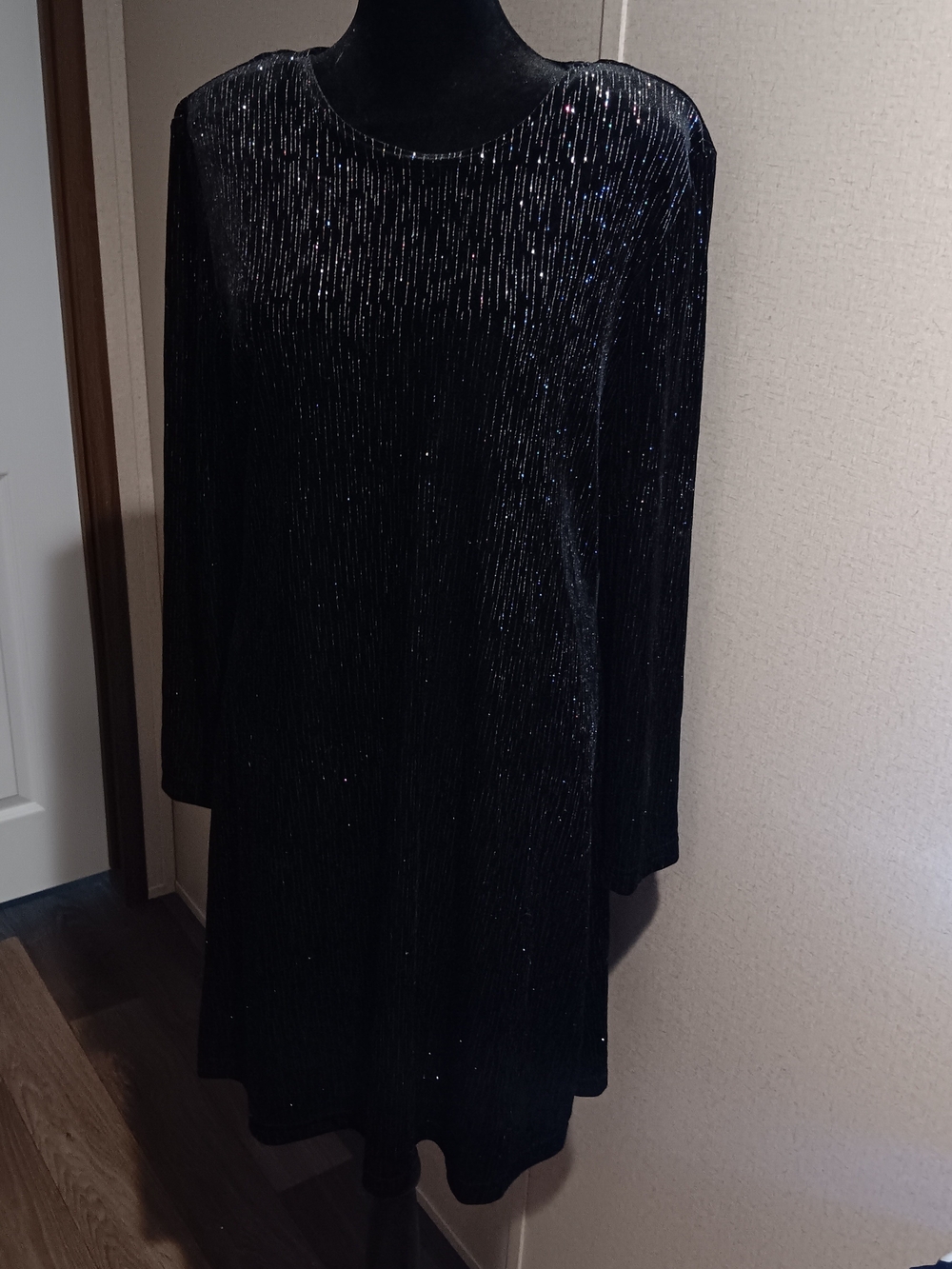 Ronni Nicole 🍑 Black Glitter Long Sleeve Mini Dress